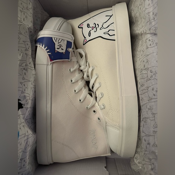 Brand new men’s size 10, rip and dip high top shoes - Picture 4 of 7